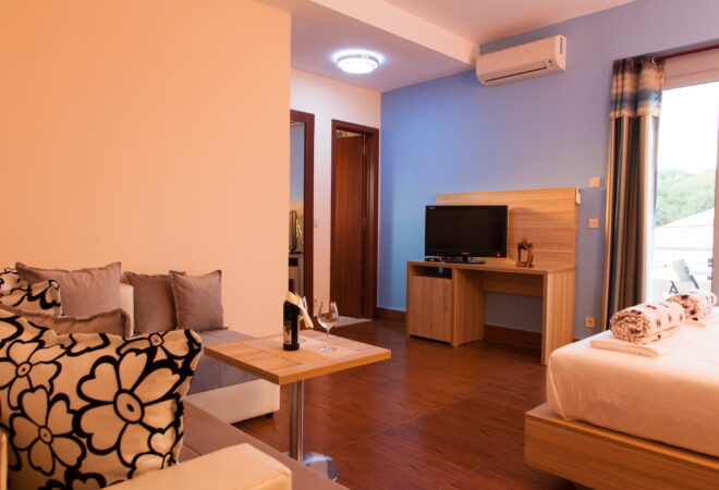 Suite 7