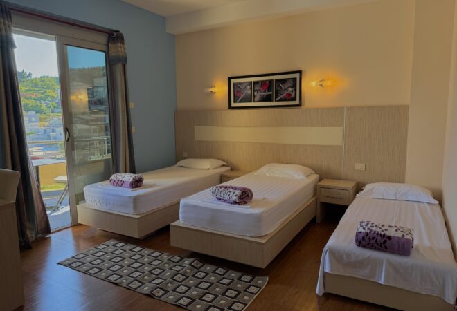TripleRoom