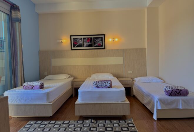 TripleRoom2